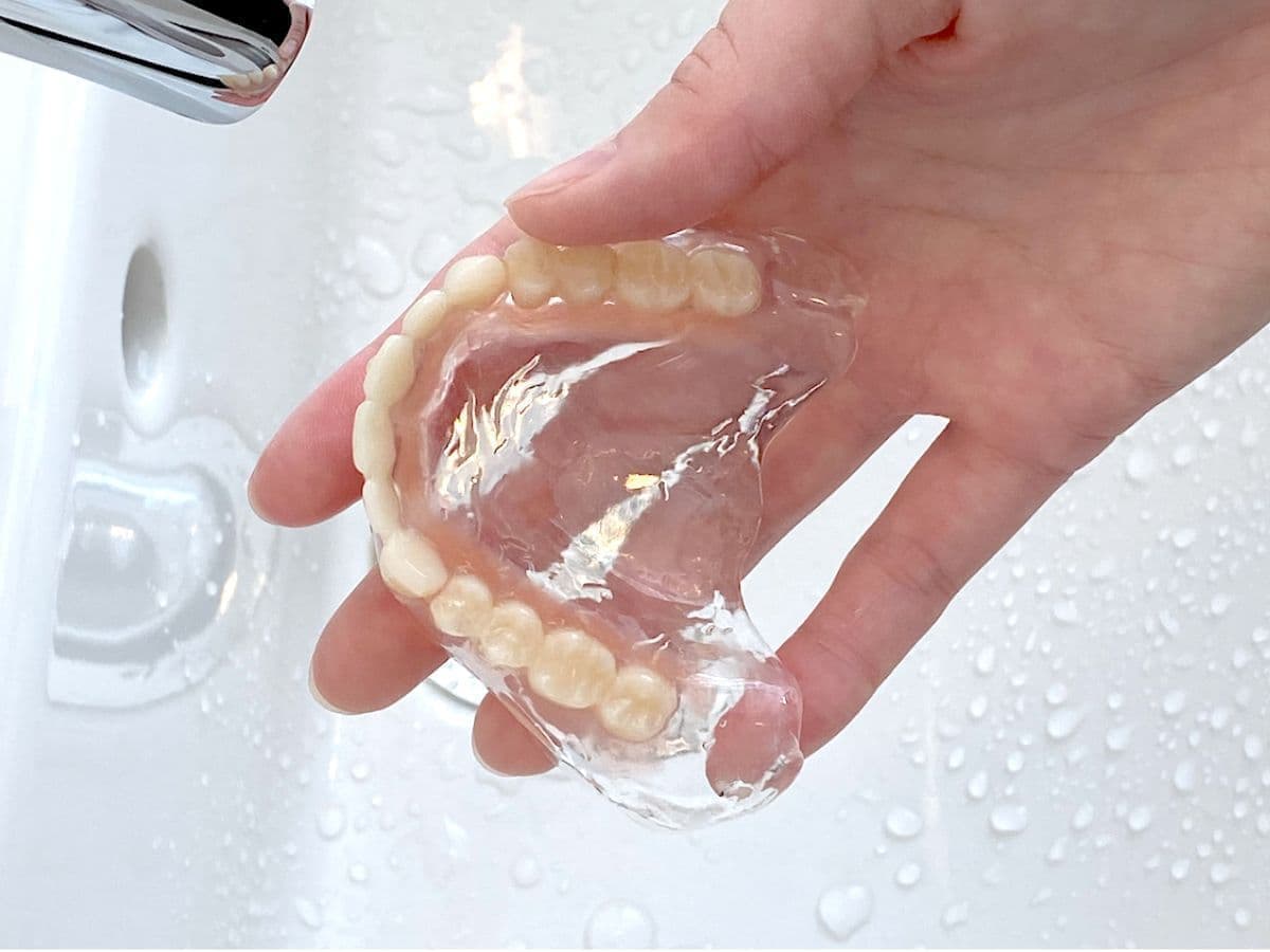 クリスタルデンチャー