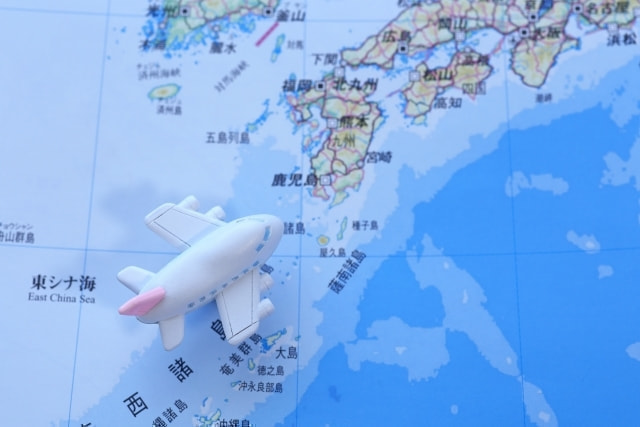 日本地図と飛行機